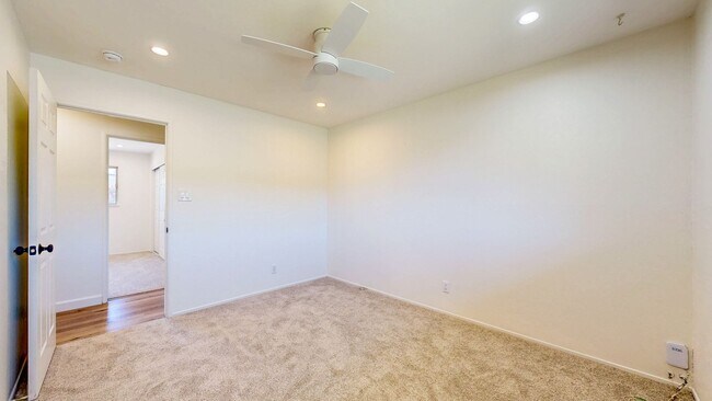 Building Photo - 1925 Leafgreen Dr