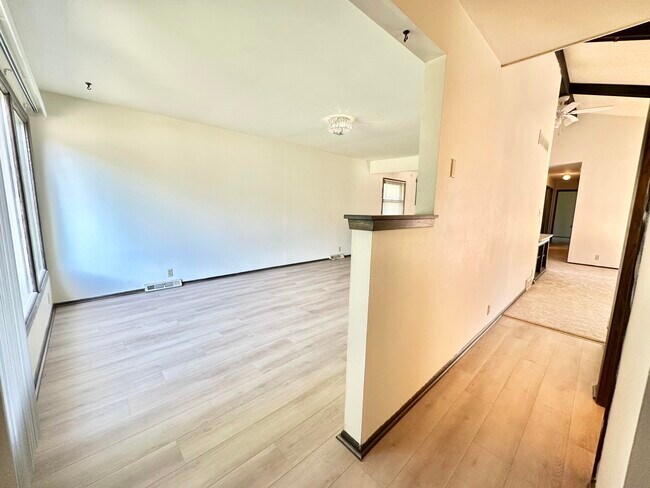 Building Photo - 2330 S Brookside Pkwy