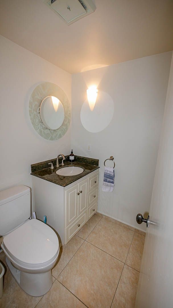 Building Photo - Updated 4BR Townhome in La Jolla Shores He...