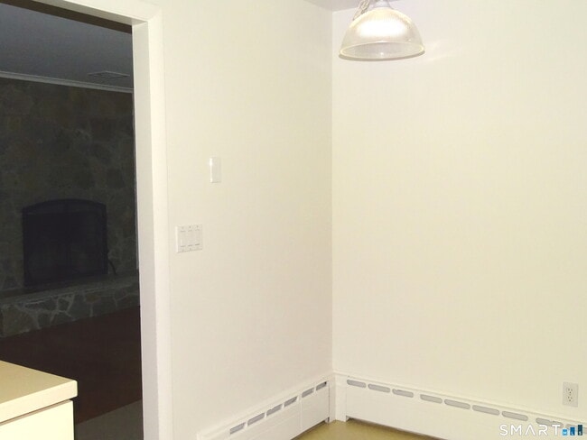 Building Photo - 62 Ark Rd