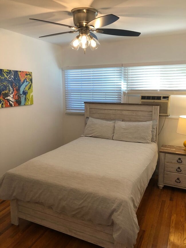 Building Photo - 12427 Chandler Blvd