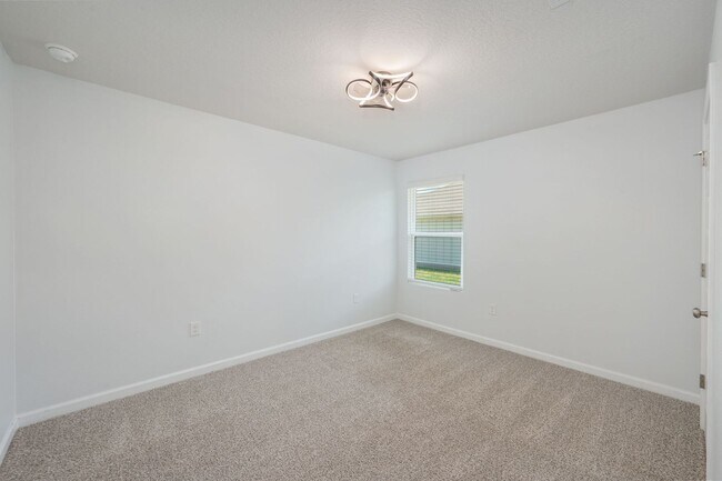Building Photo - 522 Mary Lou Way