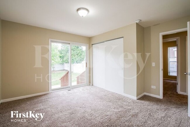 Building Photo - 319 Fairlawn Dr