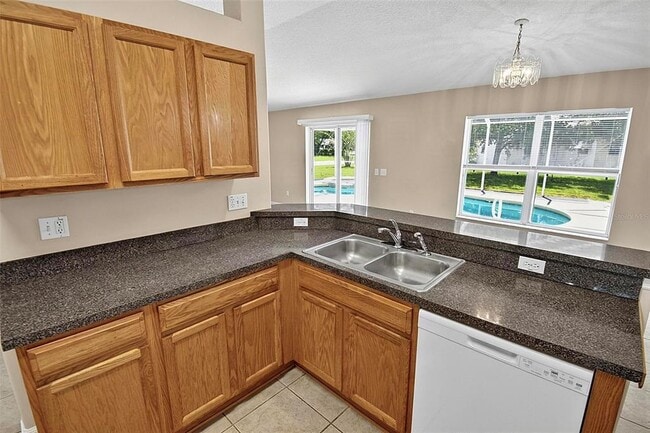 Building Photo - 132 Berkshire Ln