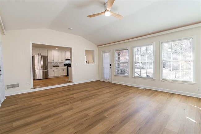 Building Photo - 905 Tanglewood Trail