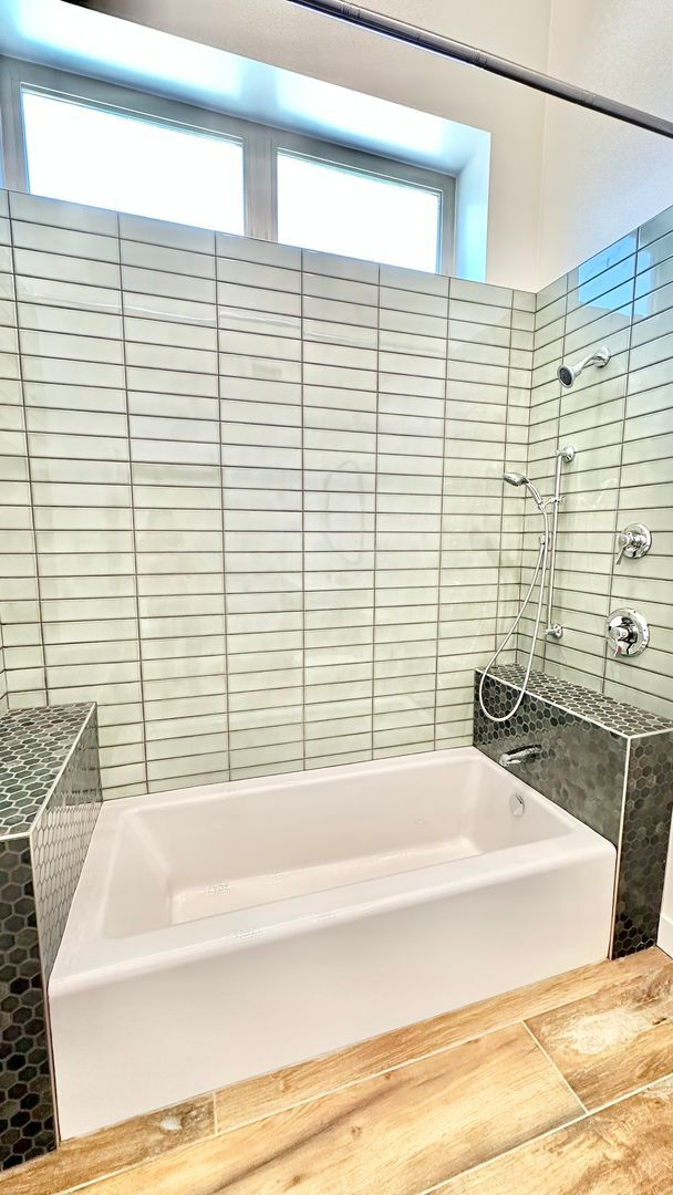 Building Photo - Beautifully Remodeled Top to Bottom Single...