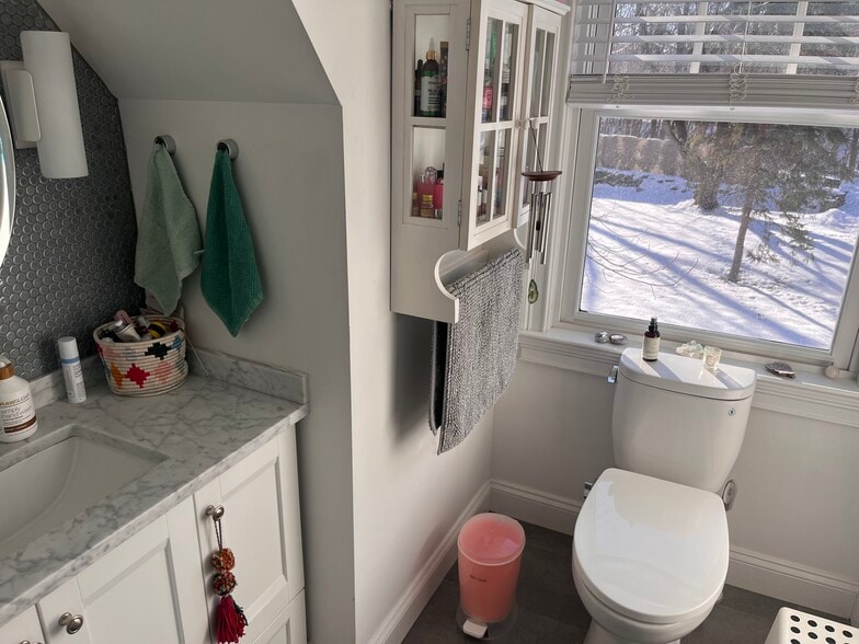 Building Photo - 196 Sheephill Rd