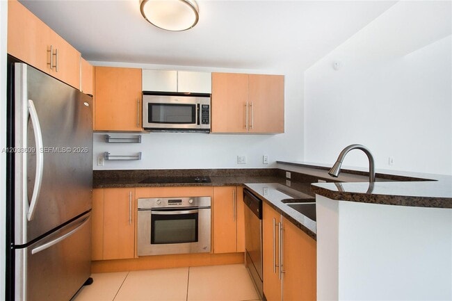 Building Photo - 300 S Biscayne Blvd