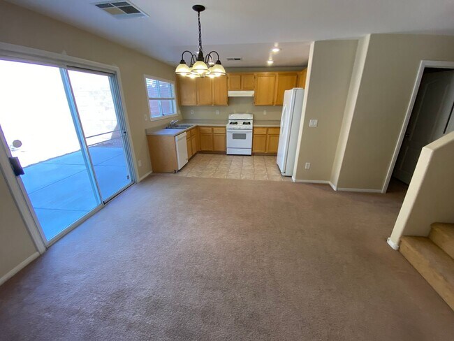 Building Photo - Wonderful 3 bed/2.5 bath home located in Summerlin