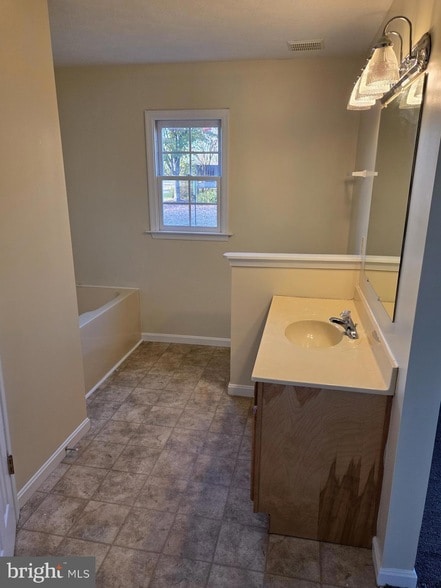Building Photo - 50-C3 Courtney Cir