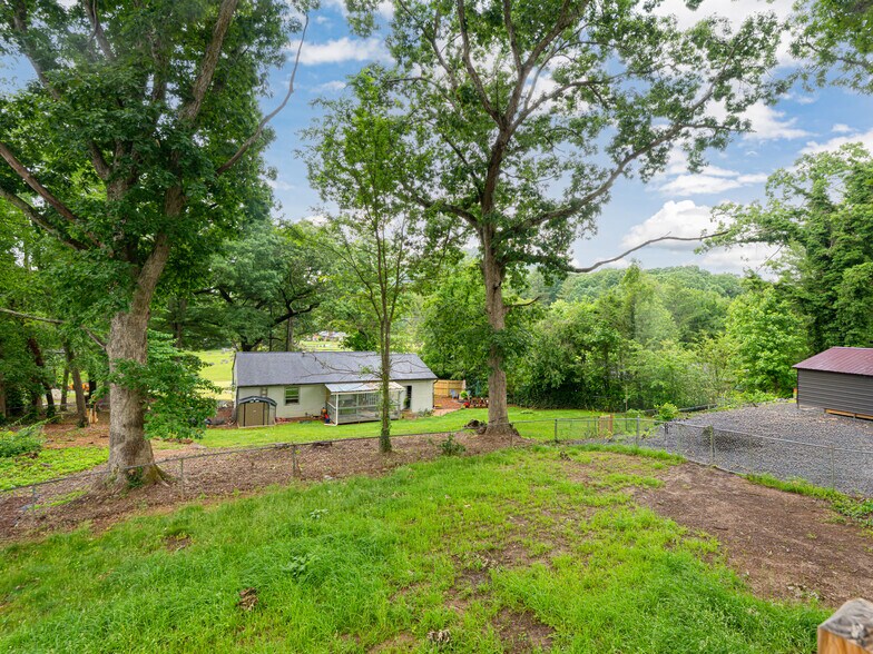 Building Photo - 3 Southwicke Ct