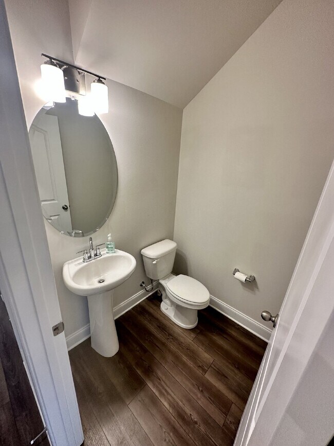 Building Photo - 304 Cheval Dr