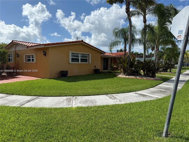 Building Photo - 6651 SW 91 Ave
