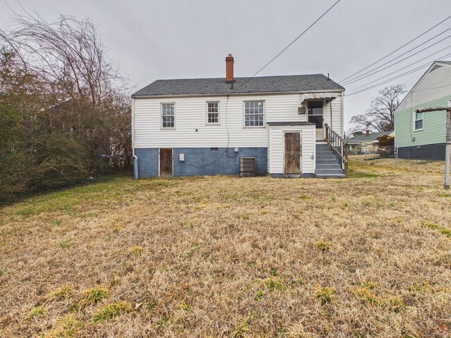 Building Photo - 2609 Harold Ave