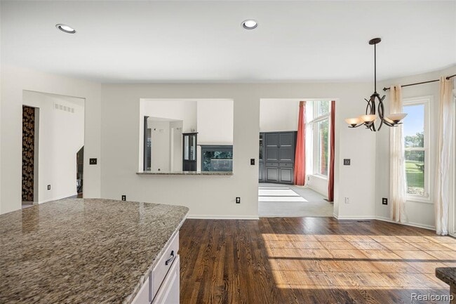Building Photo - 24084 Westmont Dr