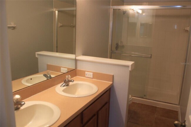 Building Photo - 669 Cresting Oak Cir