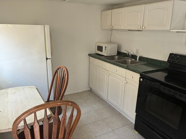 Building Photo - 132 Crystal Beach Blvd
