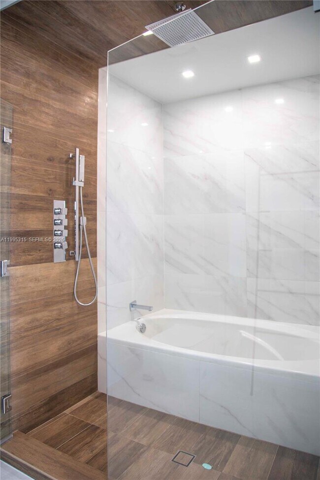 Building Photo - 888 Biscayne Blvd