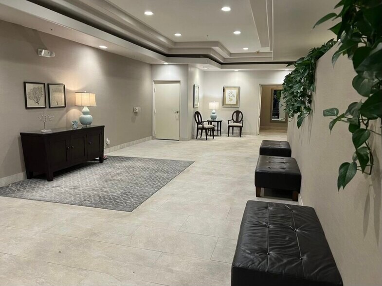 Building Photo - 1817 Selby Ave