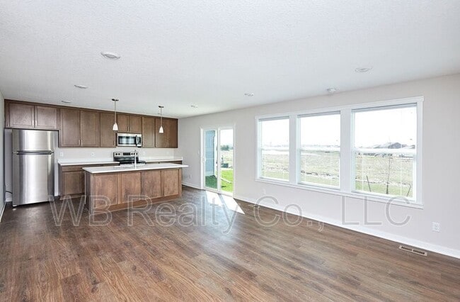 Building Photo - 1214 NW Yorktown Dr