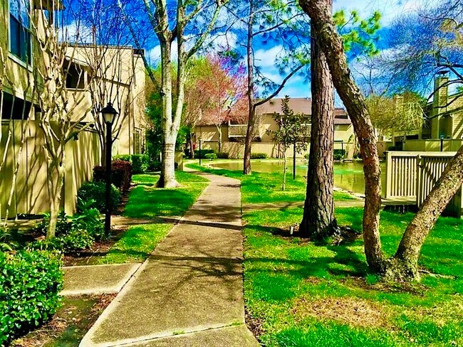 Building Photo - 9317 Pagewood Ln