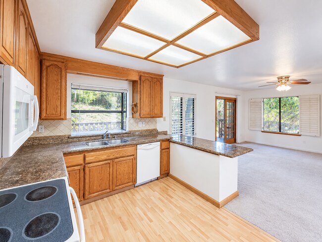 Building Photo - 651 Alquire Pkwy
