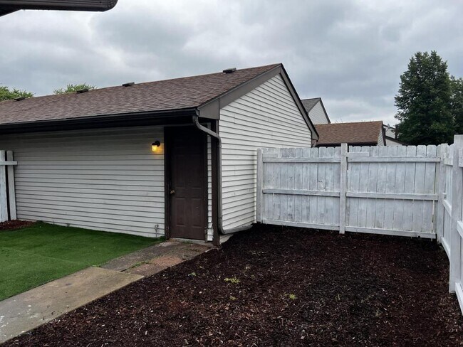 Building Photo - 5623 Santa Barbara Dr