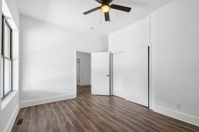 Building Photo - 813 S Jefferson Ave