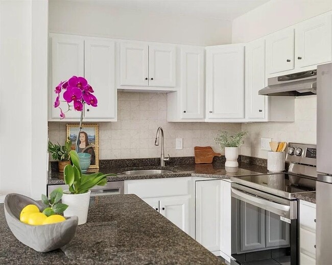 Building Photo - 29 Concord Ave