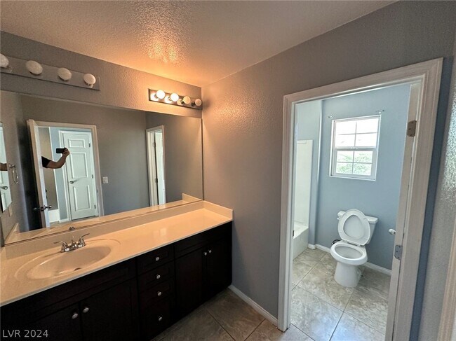 Building Photo - 6459 Twin Harbors Ct
