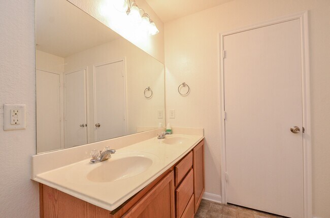 Building Photo - 22510 Auburn Valley Ln