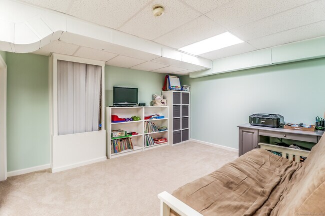 Building Photo - 613 Foxboro Dr