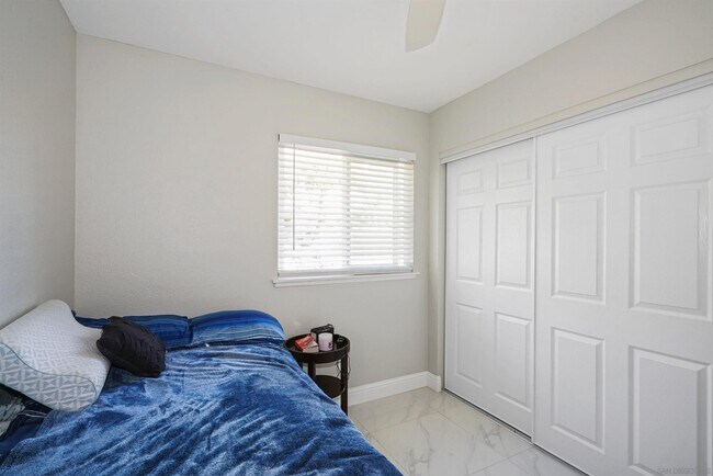Building Photo - 7684 Meadowbrook Ct