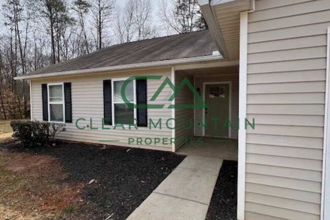 Building Photo - Beautifully Updated 4BR/2BA Home with Modern Finishes!