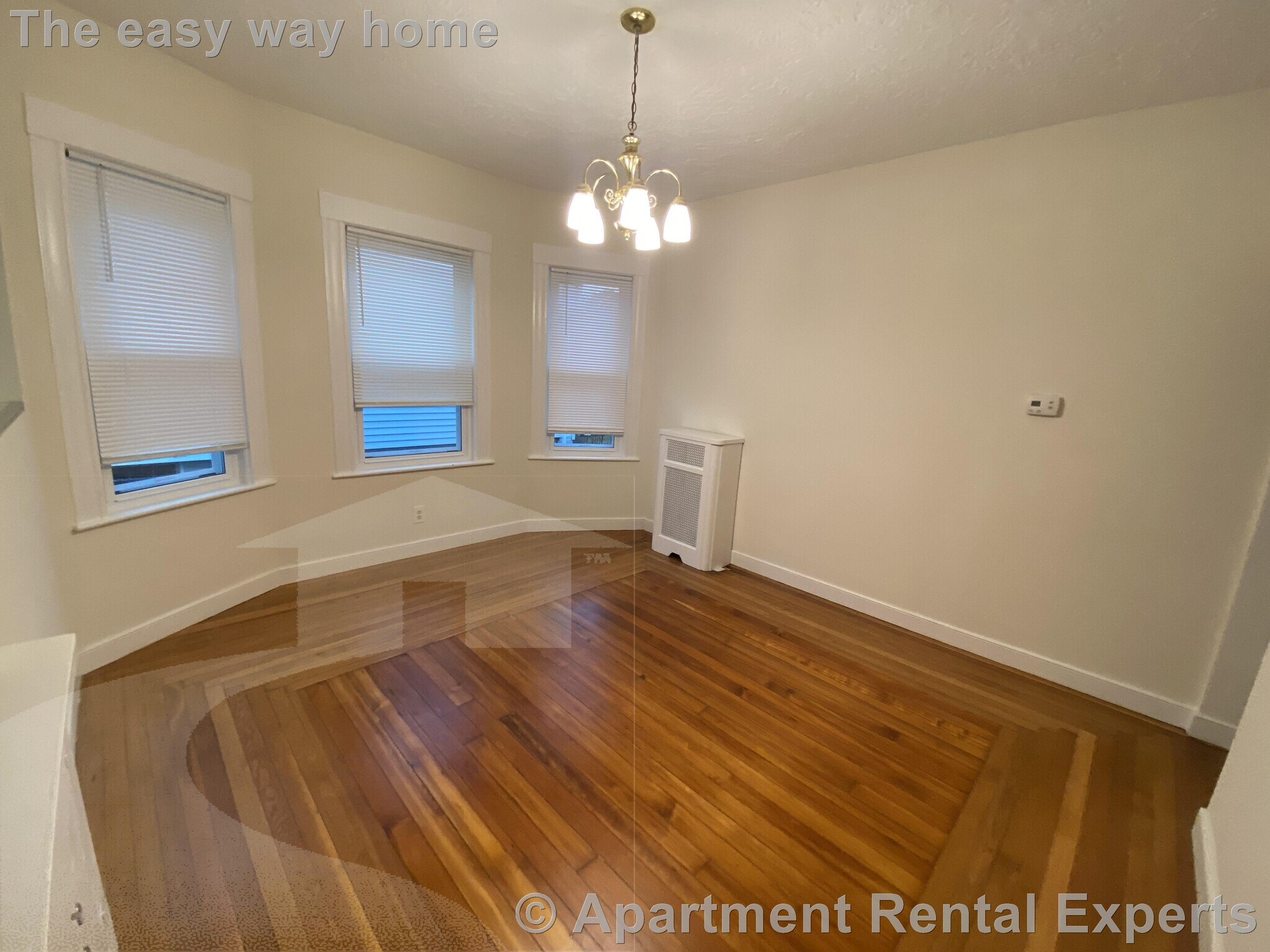 Building Photo - 1028 Fellsway