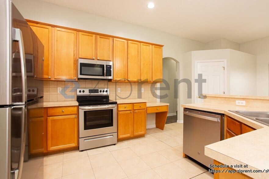 Building Photo - 909 Corsica Ln