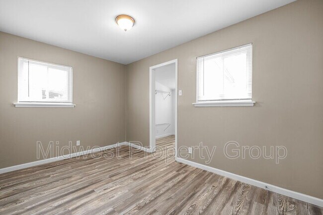 Building Photo - 15 Juno Dr