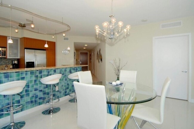 Building Photo - 2821 N Ocean Blvd