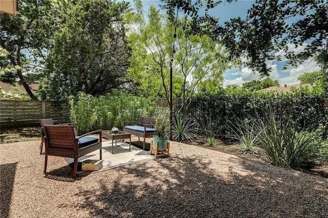 Building Photo - 2001 Faro Dr