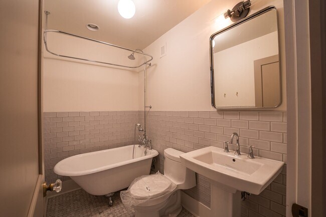 Building Photo - Laurel220 (KC-JF)