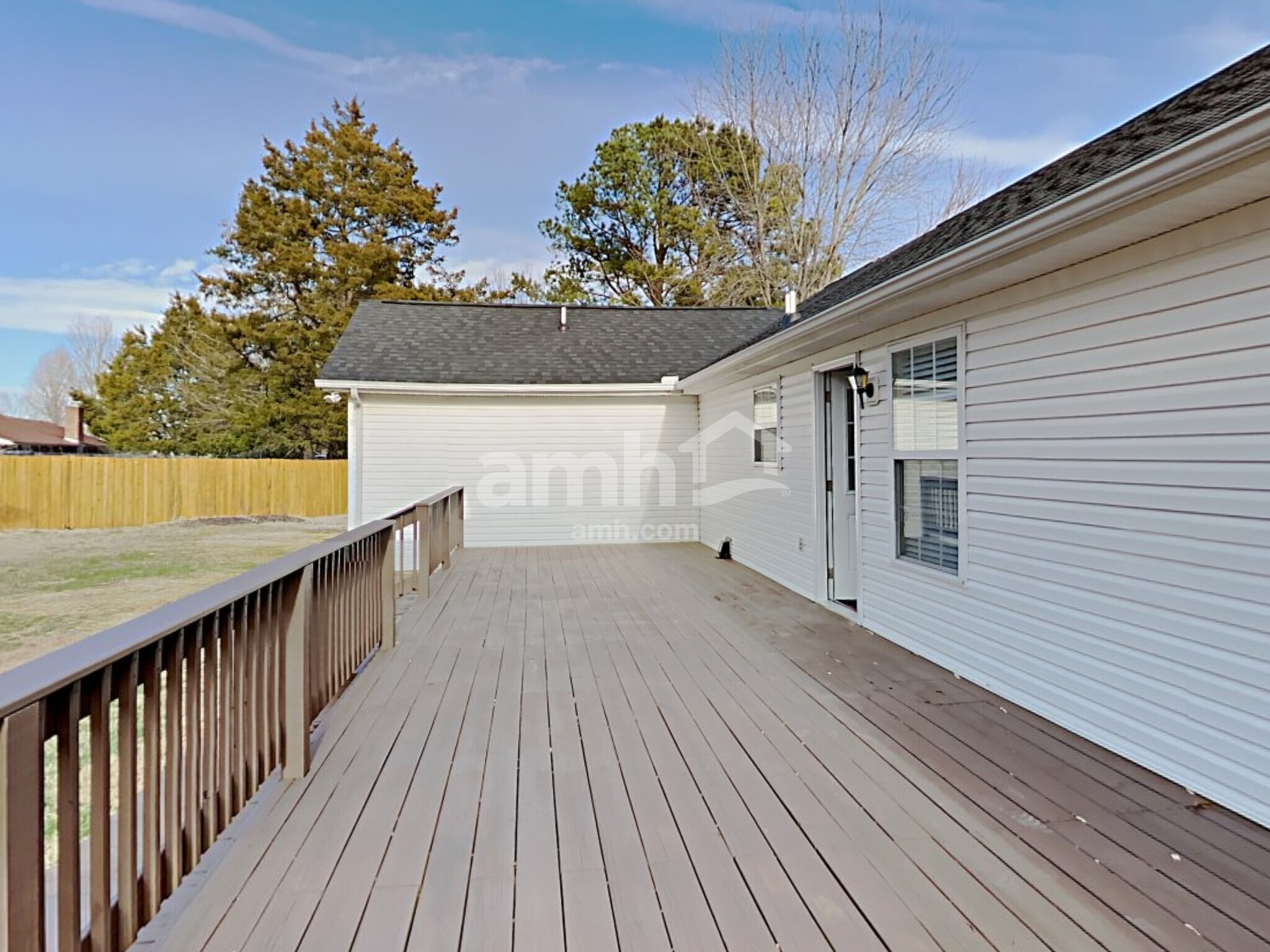 Building Photo - 2219 Brick Way