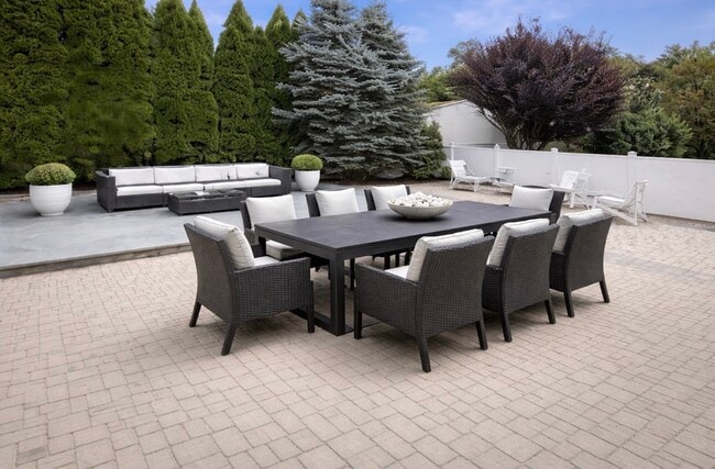 Building Photo - 423 English Pl