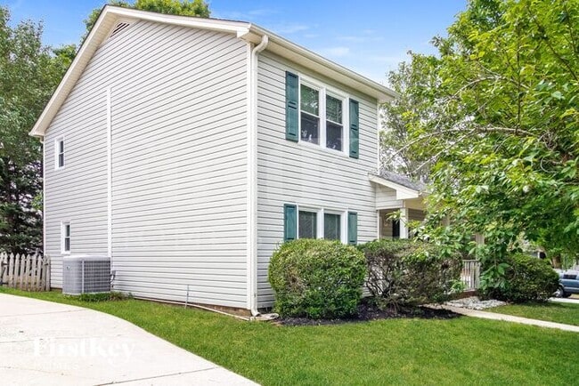 Building Photo - 2 Hickory Knoll Ct