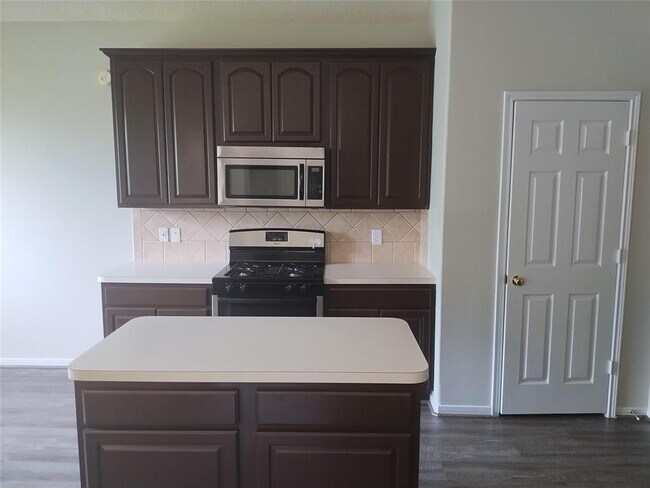 Building Photo - 11111 Sprucedale Ct