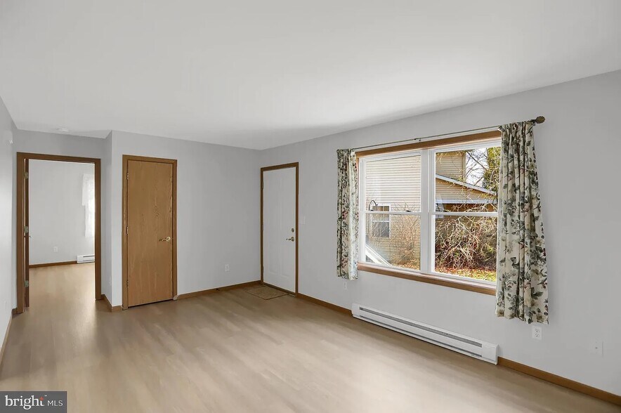 Building Photo - 288 Ghaner Dr