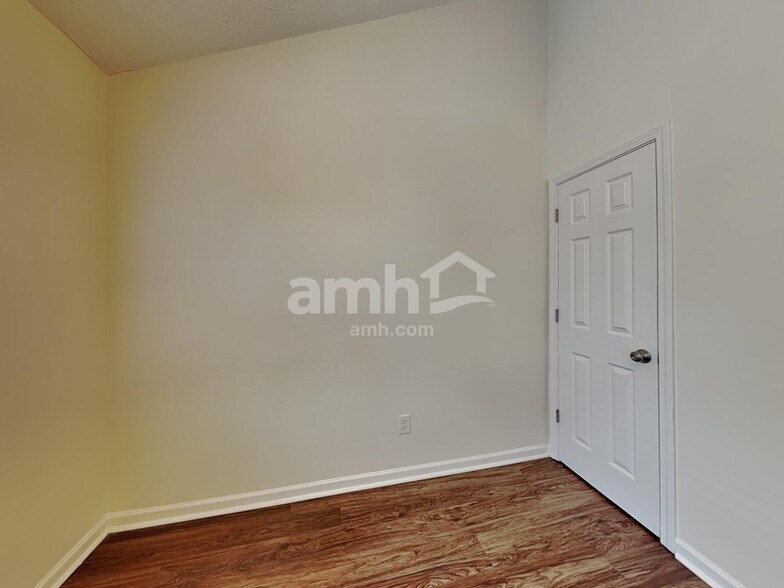 Building Photo - 643 Bartow Dr