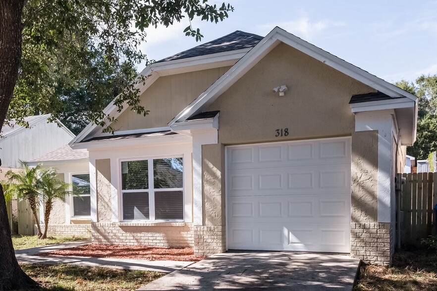 Building Photo - 318 Regal Park Dr