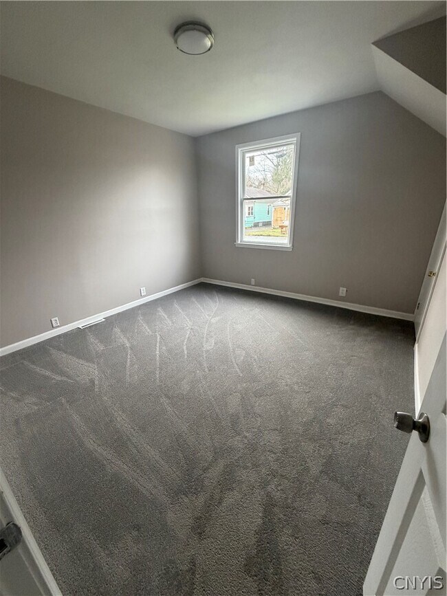 Building Photo - 214 Rowland St