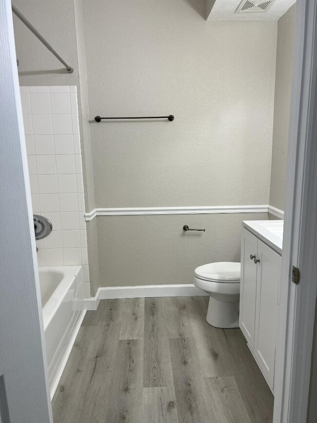 Building Photo - 4156 Central Sarasota Pkwy