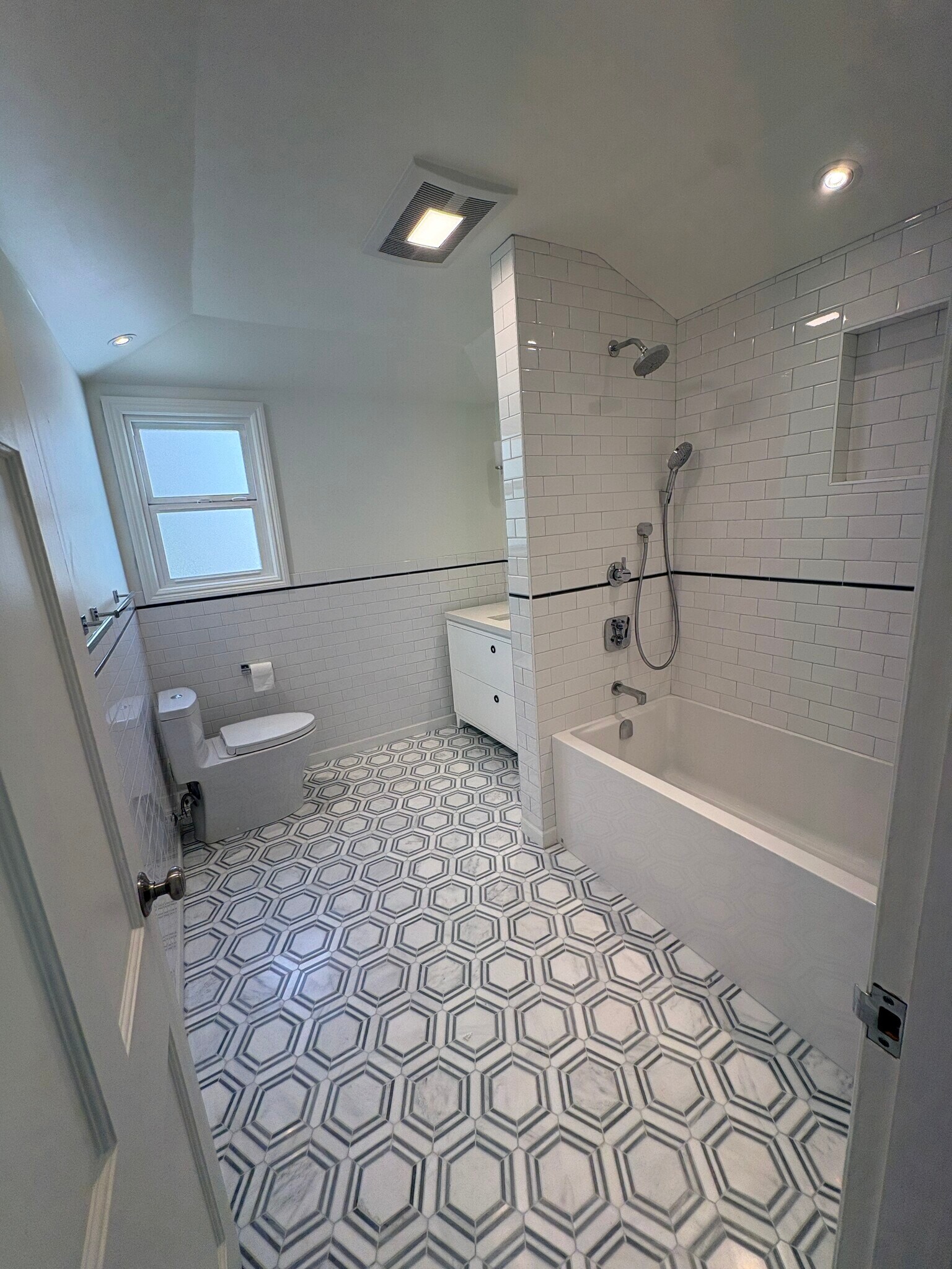 Building Photo - 1703 Funston Ave